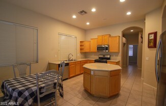 1415 W REMINGTON DR