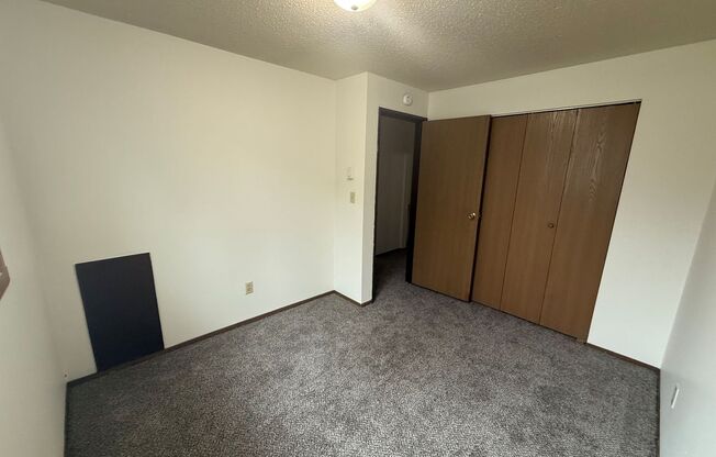 2 beds, 1 bath, 850 sqft, $640, Unit 2537-01