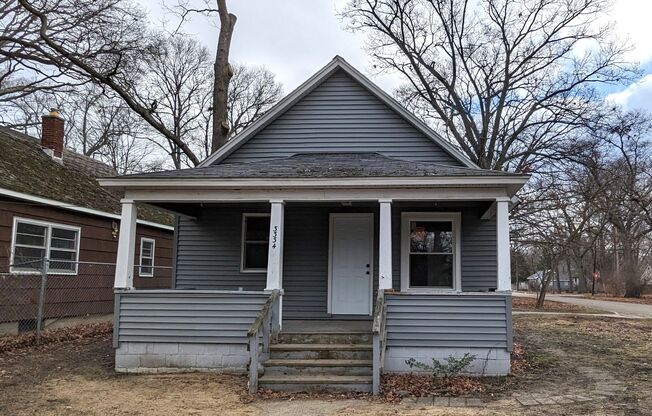 Remodeled 3 bedroom house, 3334