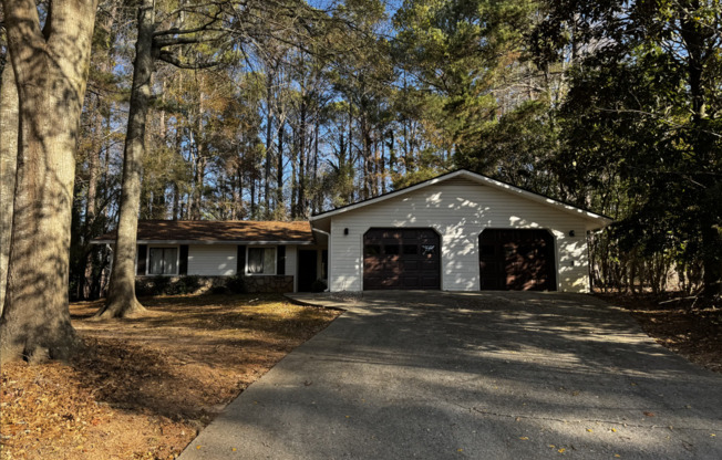 Charming Newly Renovated Ranch Rental in the Heart of Peachtree City!