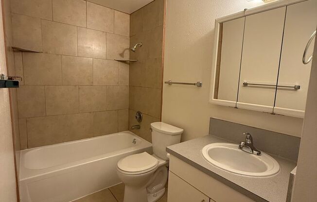 2 beds, 1 bath, 669 sqft, $1,200, Unit 45