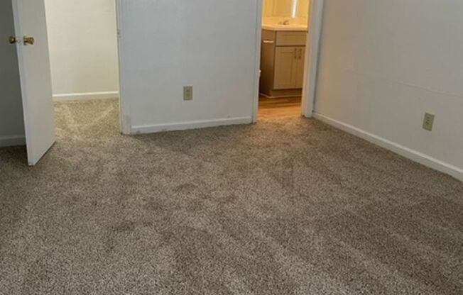 2 beds, 2 baths, 1,038 sqft, $1,215, Unit 1406