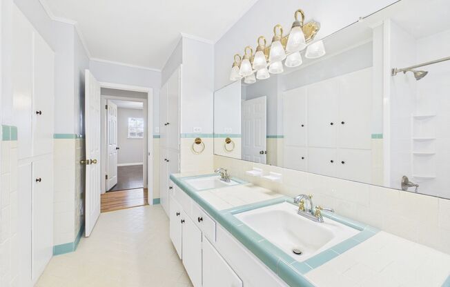 Updated 4-Bed, 2-Bath Home in Lafayette – Charm Meets Comfort
