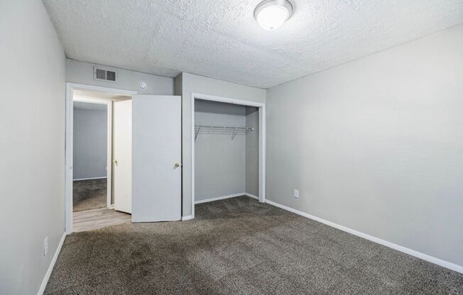 3 beds, 2 baths, 1,017 sqft, $1,395, Unit J129