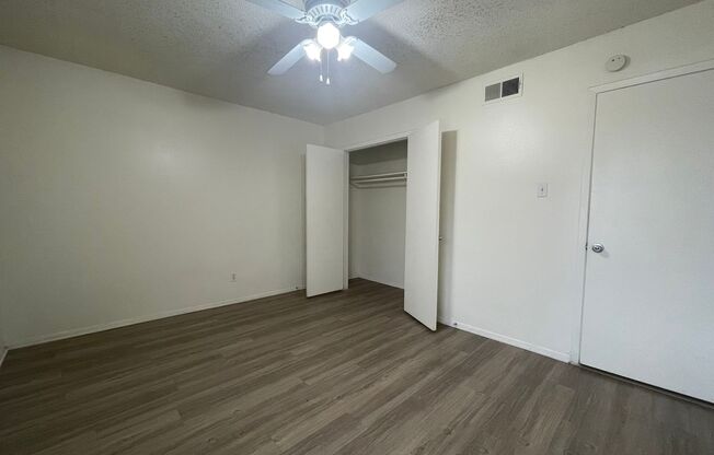 1 bed, 1 bath, 700 sqft, $995, Unit LAW11-319