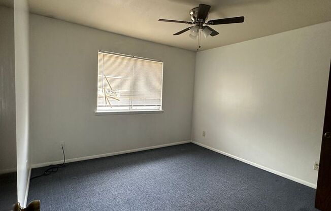 2 beds, 1.5 baths, 1,100 sqft, $750, Unit Unit 4