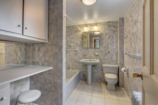 51 W HIGHLAND AVE