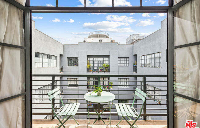 Studio, 1 bath, 707 sqft, $2,290, Unit 628