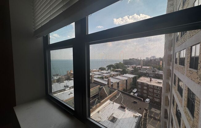 2 beds, 2 baths, $2,400, Unit 401