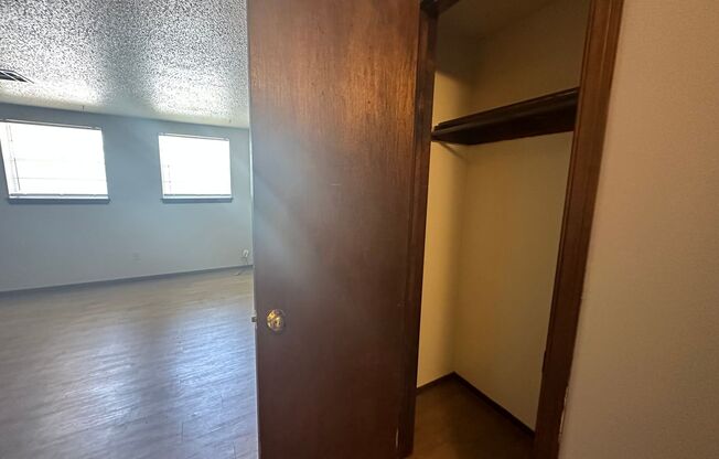 2 beds, 1 bath, $845