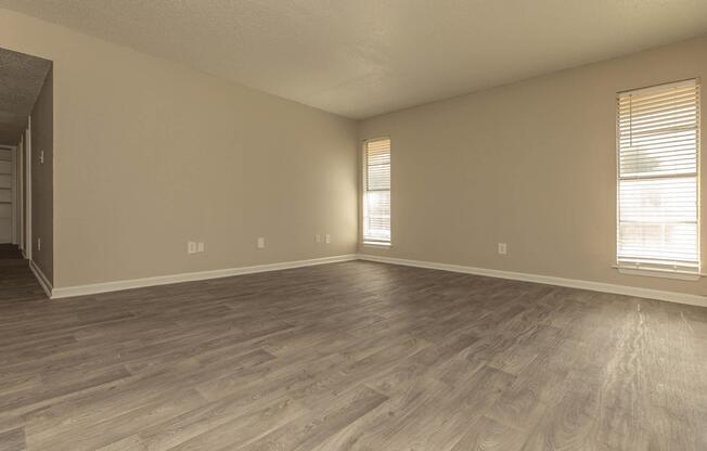 3 beds, 2 baths, 1,250 sqft, $1,275