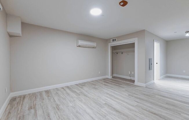 Studio, 1 bath, 325 sqft, $835, Unit 514 *