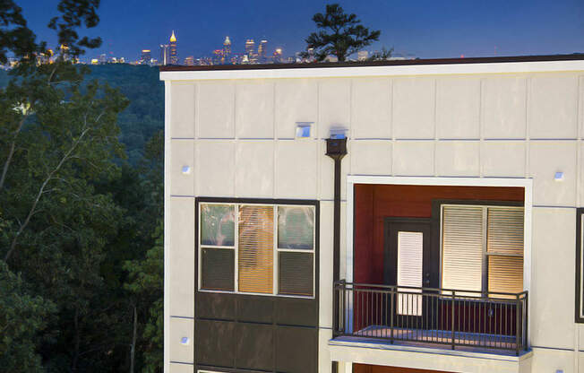 Atlanta Apartments Near Akers Mill Square with Outdoor Patio Balcony