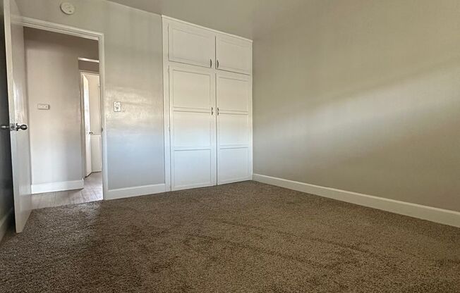 LAST 1 Bedroom/ 1 Bathroom Apartment Available!
