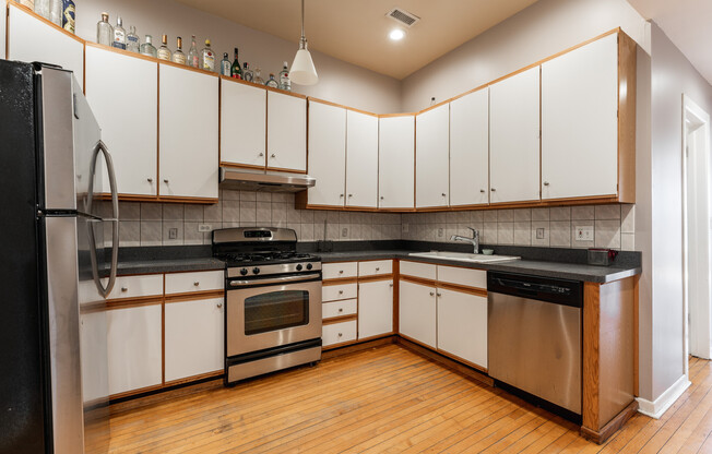 2202 W Belmont Ave, Chicago IL 2F