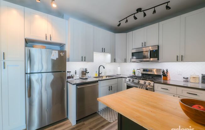 Modern, Light-Filled Junior 1BR in Prime Dupont Location