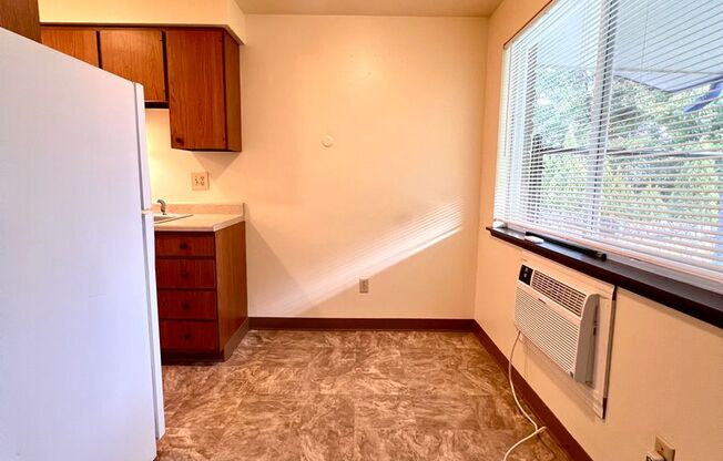 1 bed, 1 bath, 600 sqft, $925, Unit T