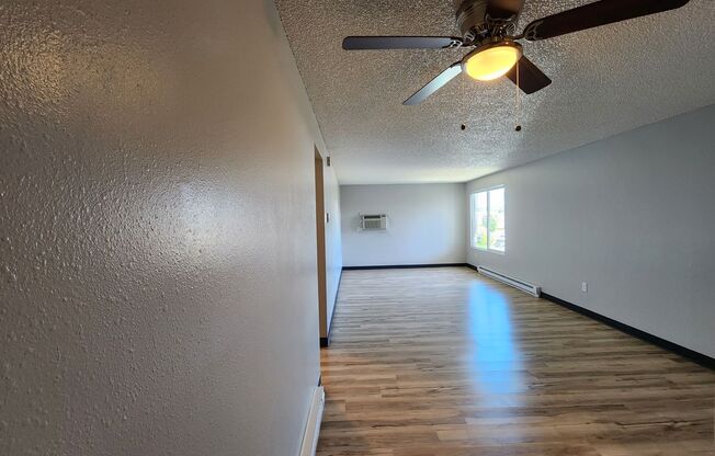 2 beds, 1 bath, 710 sqft, $1,100, Unit HH336