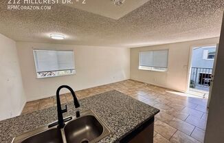 212 HILLCREST DR