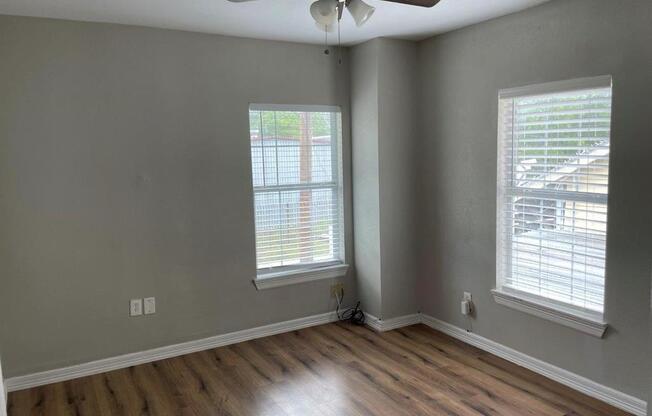 1308 GENOVA ST
