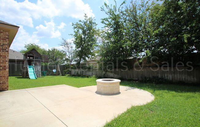 4 beds, 2 baths, $2,050
