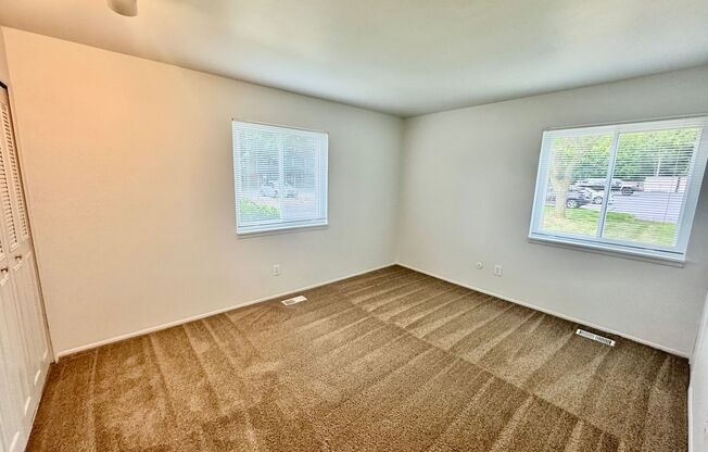 2 beds, 1 bath, 850 sqft, $1,295, Unit 301