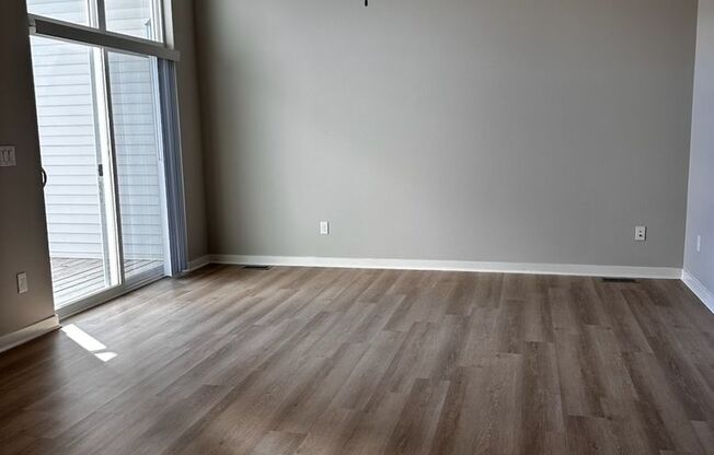 3 beds, 2 baths, 1,225 sqft, $1,749, Unit 305