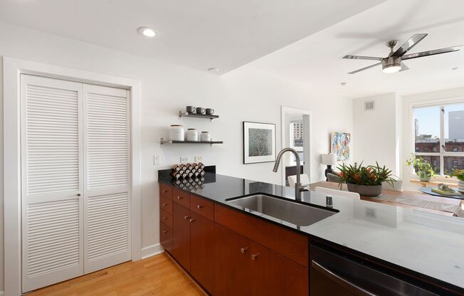 2 beds, 2 baths, $2,995, Unit #513
