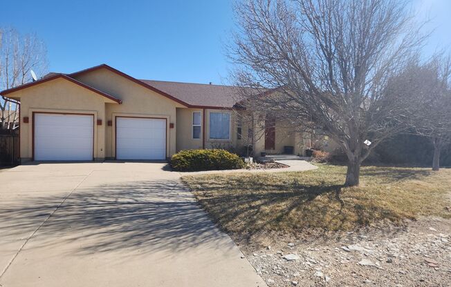 ALL PROSPECTIVE TENANTS MUST SUBMIT A $58 NON-REFUNDABLE APPLICATION FEE PER APPLICANT ONLINE AND BE PRE-QUALIFIED PRIOR TO ANY SHOWINGS Apply online at: puebloarearentals.com Application process could take up to 3 business days  Managed By: Larry Turner