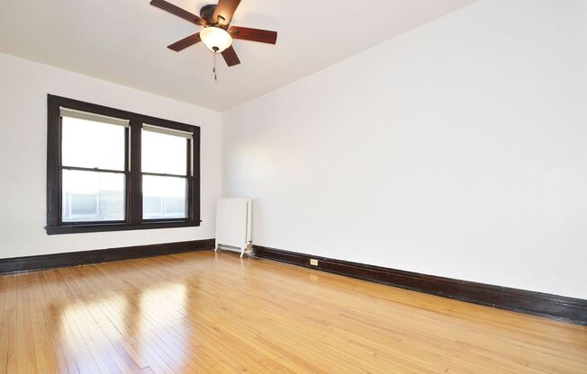 1 bed, 1 bath, 410 sqft, $875, Unit 22 - 29