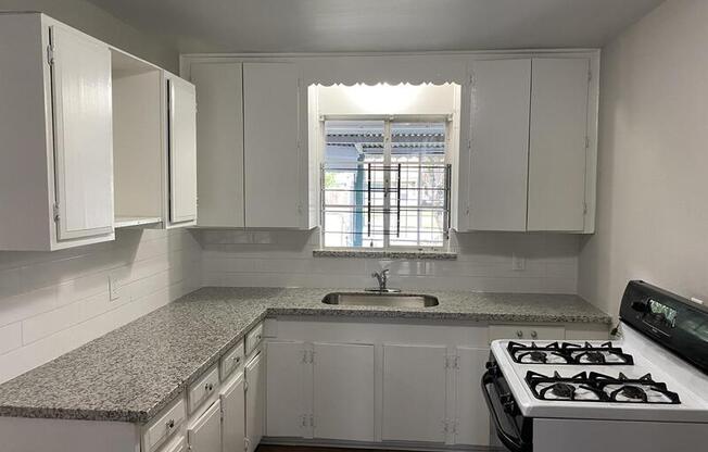 8914 Linda Vista Rd