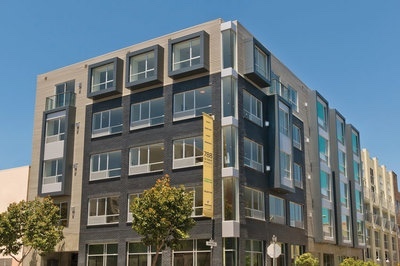 EPIC REA /AZARI PM; Beautiful large, corner, 1 Bedroom 1Bathroom condominium in central SOMA