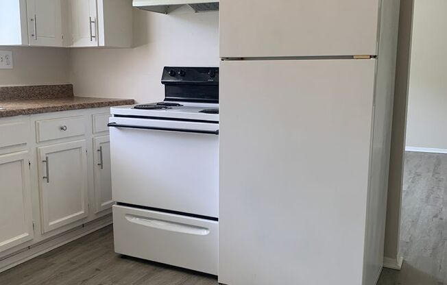 2 beds, 1 bath, 700 sqft, $880, Unit 9147