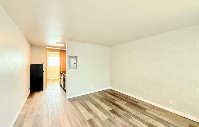 Queen Villa Apartments - Queen Needle, LLC