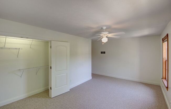 3 beds, 2 baths, 1,850 sqft, $2,275