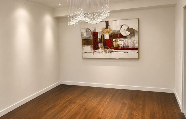 Updated remodeled apartment overlooking pool with 2 spacious bedrooms and 2 bathrooms