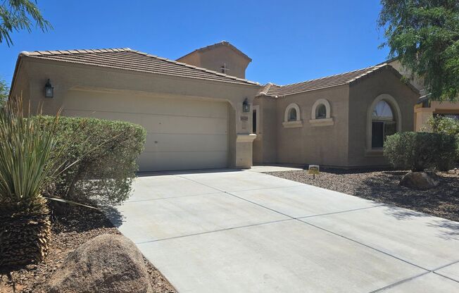 Excellent neighborhood & completely new interior!