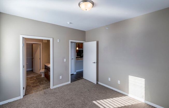 3 beds, 2 baths, 1,301 sqft, $1,705, Unit 118