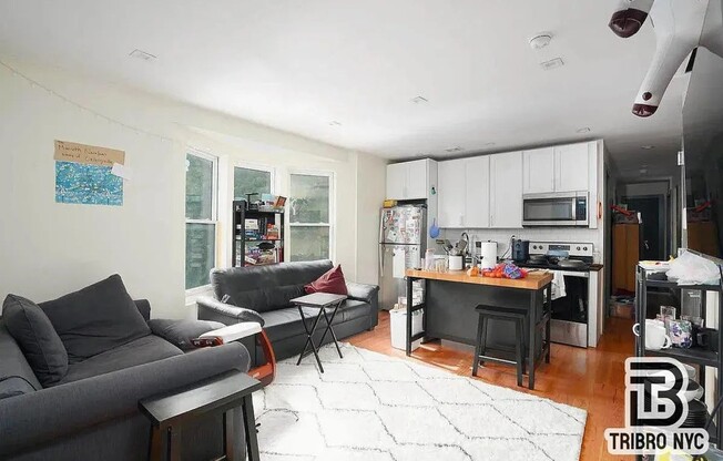 181 GREENPOINT AVE