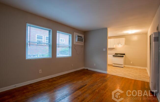 944 St. Charles Ave NE - 4