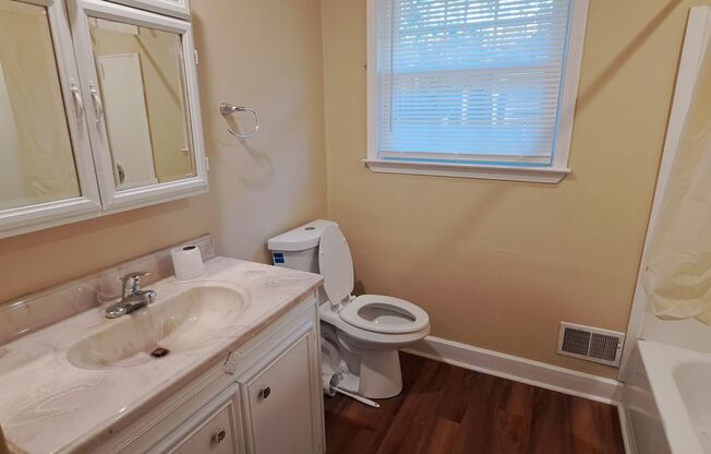 4 beds, 2 baths, $1,595