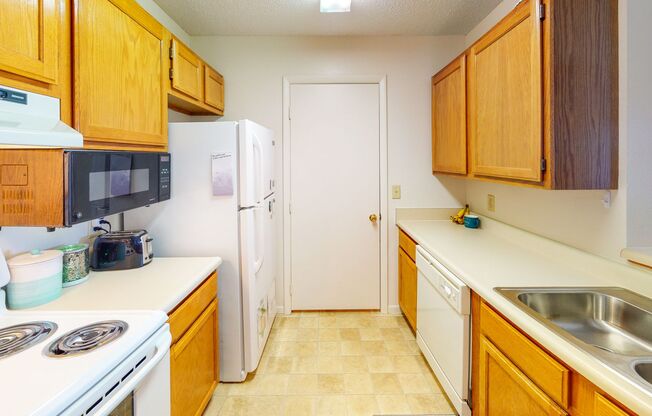 2 beds, 2 baths, 1,028 sqft, $1,050, Unit 400D