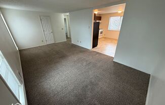 2 beds, 1 bath, $995, Unit #D