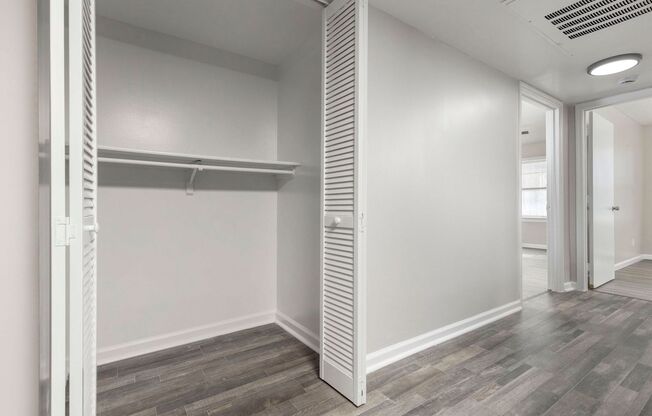 2 beds, 2 baths, $895, Unit 2