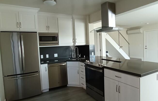 3 beds, 2 baths, 1,350 sqft, $4,395, Unit 1654-02