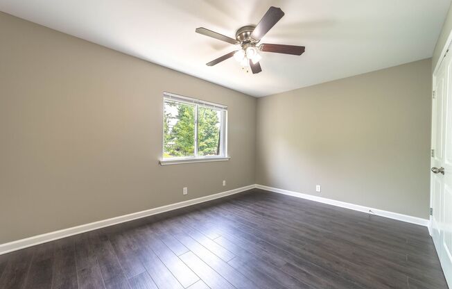 3 beds, 1.5 baths, 960 sqft, $1,250, Unit G-6