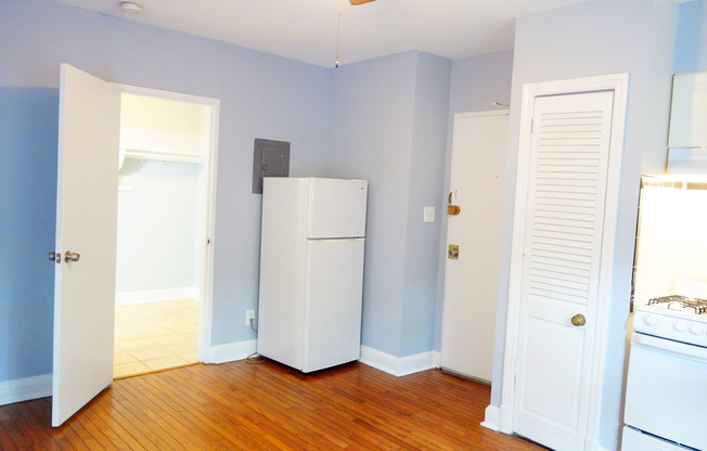 Studio, 1 bath, 350 sqft, $1,225, Unit 1