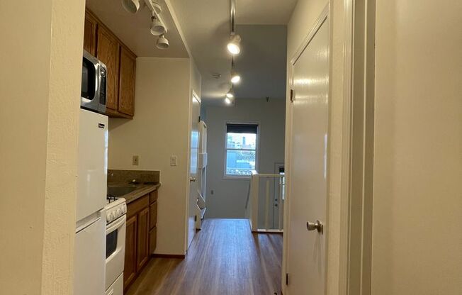 Studio, 1 bath, 510 sqft, $2,300, Unit 427a