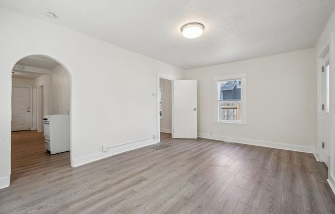 Charming 2 bed 1 bath Bungalow