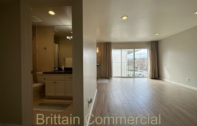 Studio, 1 bath, 608 sqft, $1,650, Unit 305